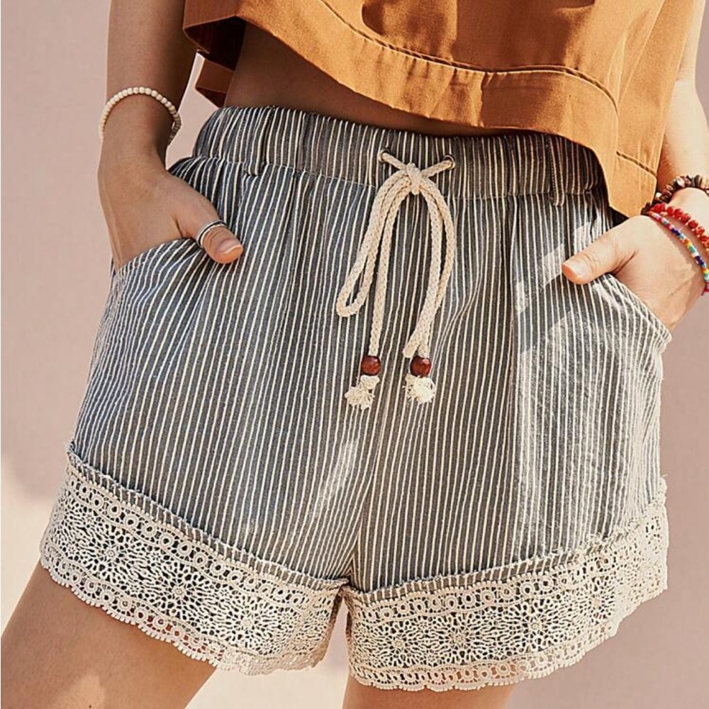 Striped Gray Women's Shorts with Lace Trim